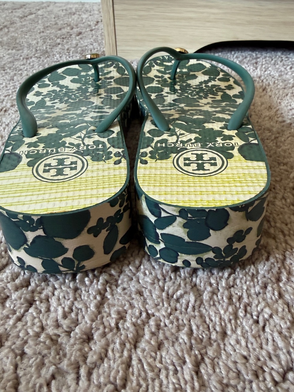 Tory Burch Green Floral Logo Thong Sandals with 1in wedge heel - Picture 4 of 10
